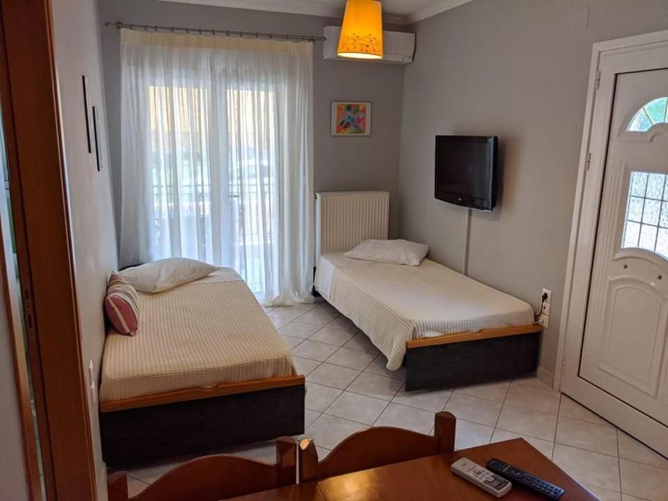Artemis Apartments Lefkada City Bagian luar foto