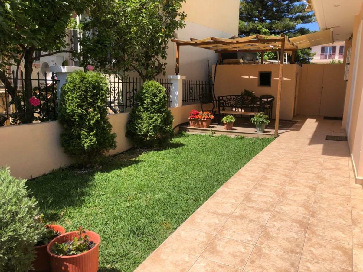 Artemis Apartments Lefkada City Bagian luar foto